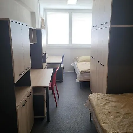 斯特拉霍夫旅舍 旅馆 *